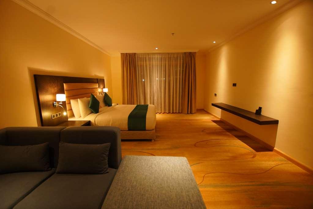 Best Western Premier Dynasty Addis Ababa Room photo